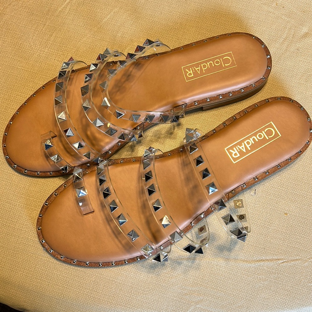 CloudAir Sandals With Silver Pyramid Rhinestones Soft Cushion Sandals Size 9